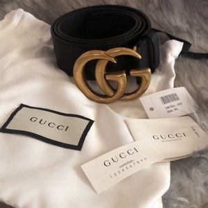 Black Gucci belt